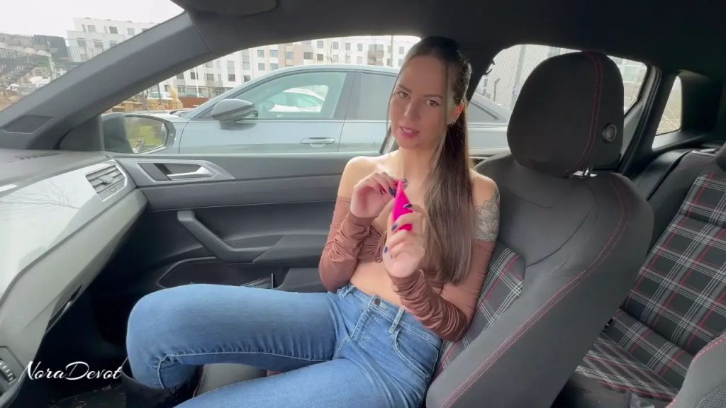 sexy foto nr. 1 von Ferngesteuert beim ersten Date!