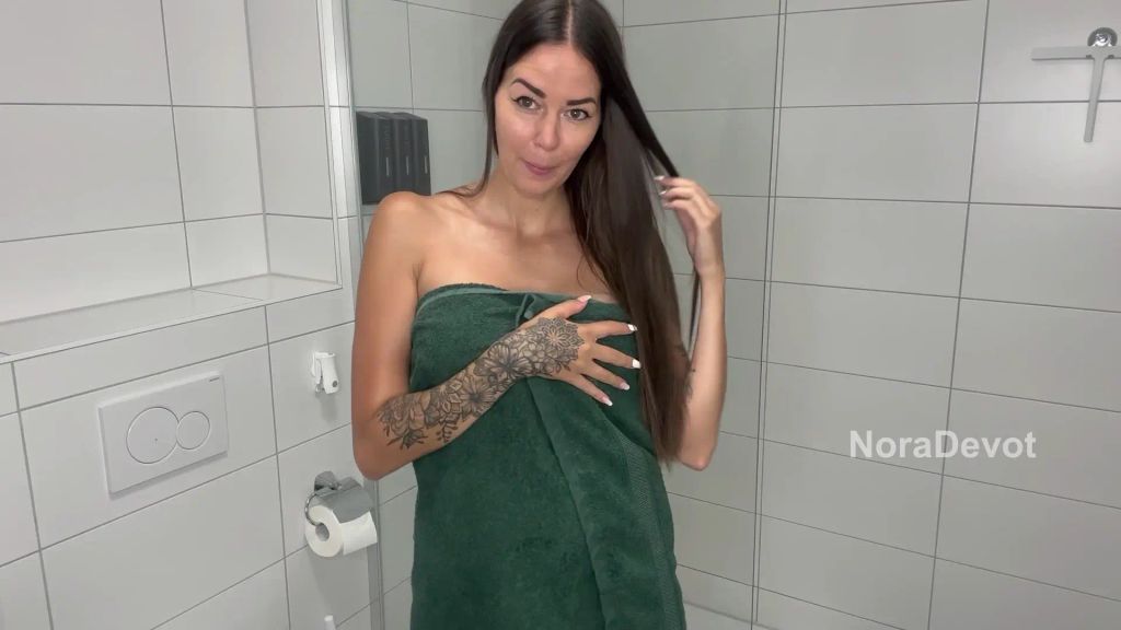sexy foto nr. 4 von Vom Stiefbruder bespannt! Familienfeier eskaliert!