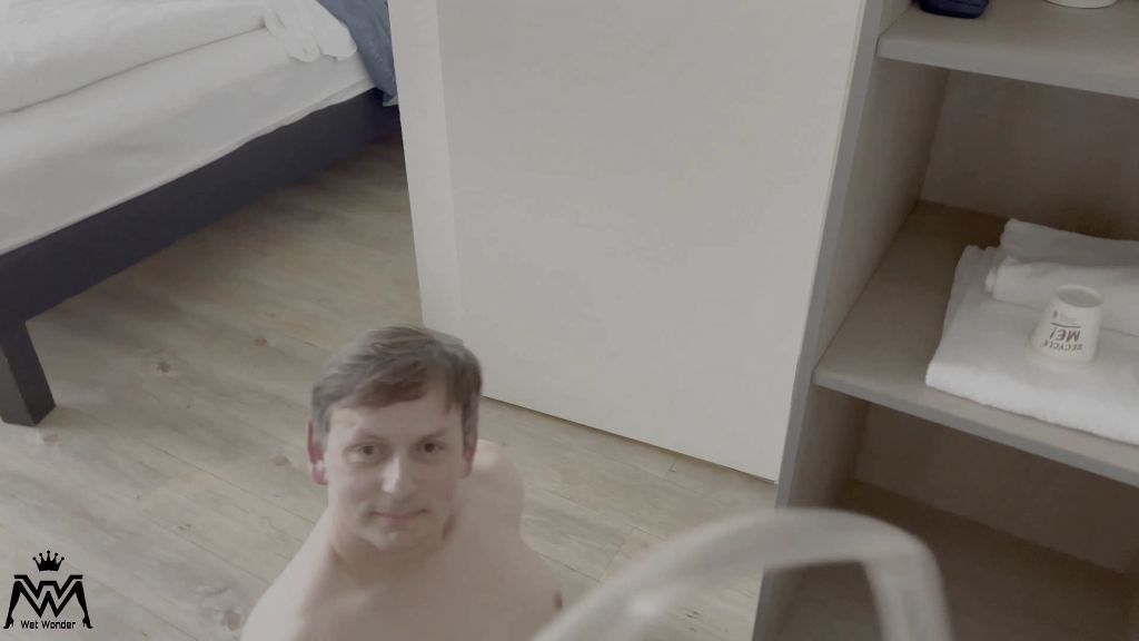 sexy foto nr. 5 von User Piss Treffen #26. Mein erster Trichter Piss!