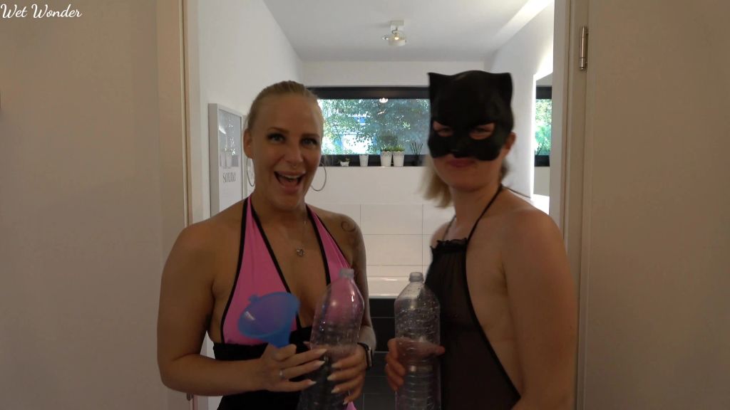 sexy foto nr. 1 von Die Pinkel challenge! Wer Pisst mehr?