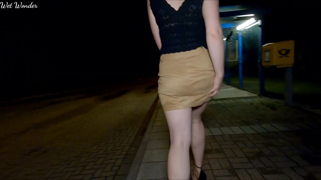 sexy foto nr. 2 von Die Piss Haltestelle