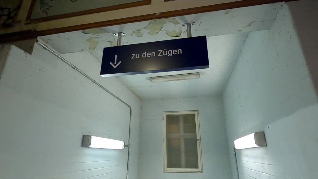 sexy foto nr. 9 von Beim Pissen fast erwischt worden!!!