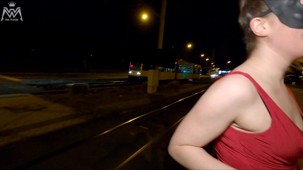 sexy foto nr. 3 von Public Piss Parade #7. Direkt vor den Augen