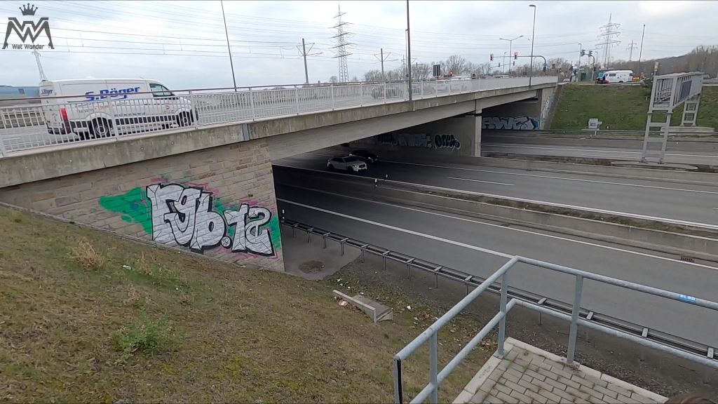 sexy foto nr. 7 von Public Piss Parade #8. An der Autobahn