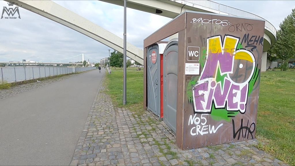 sexy foto nr. 4 von Ich habe mich nochmal getraut die Pipi Maus im Plastik Haus