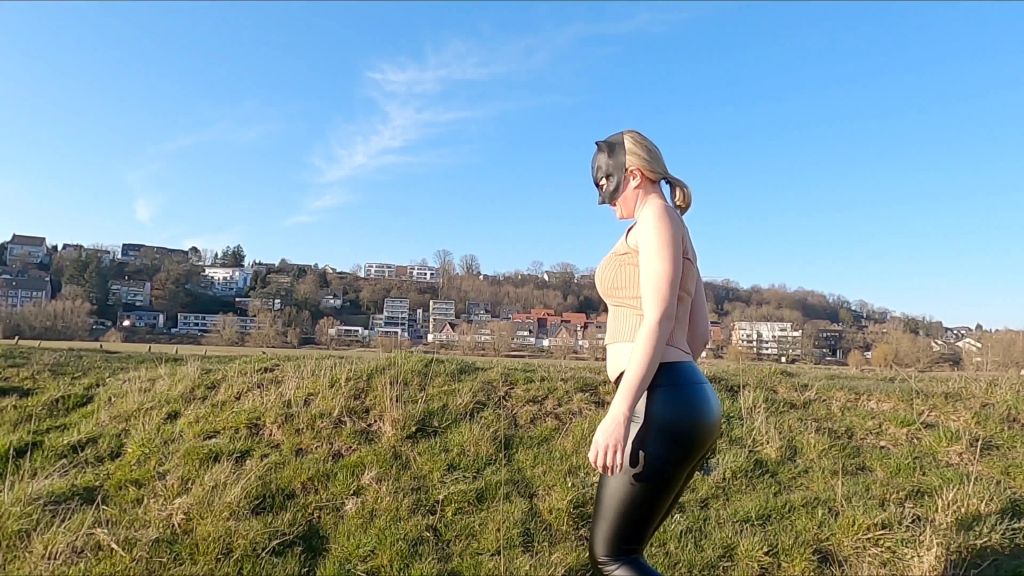 sexy foto nr. 5 von Ein geiler Leder Leggins Piss