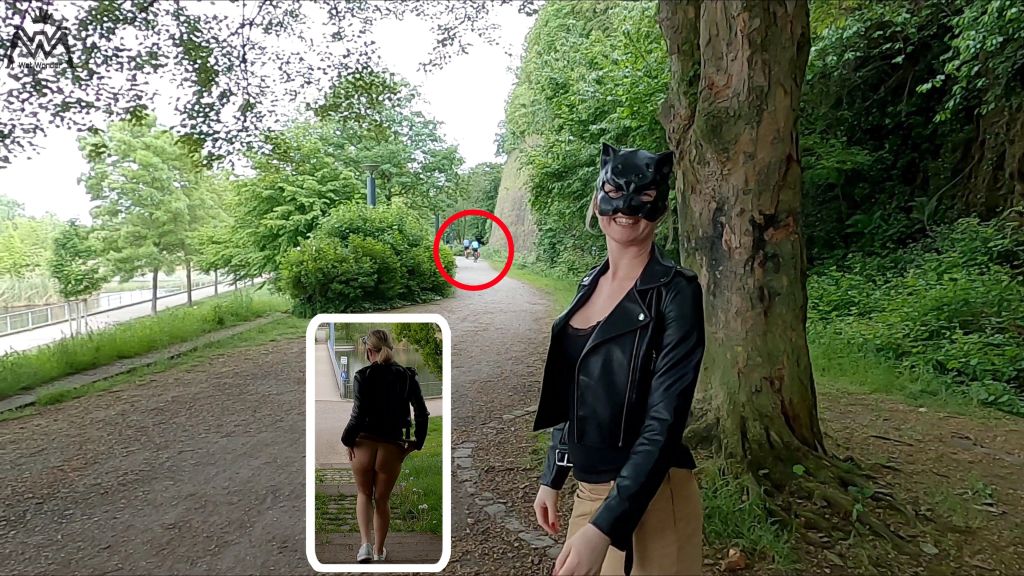Public Piss Parade #13. Draußen am Teich.