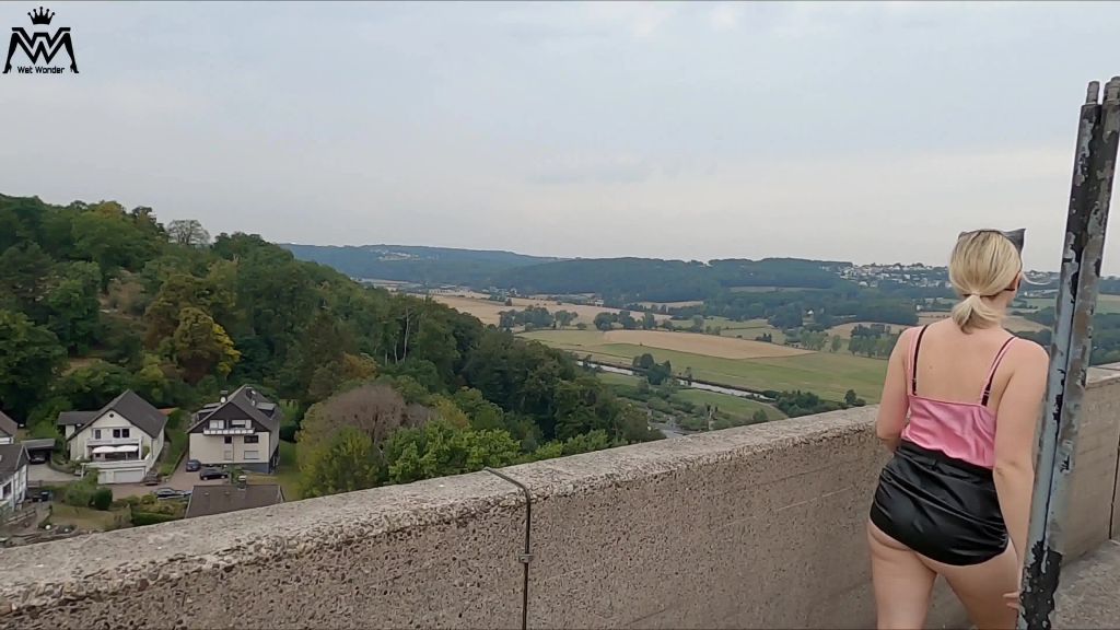sexy foto nr. 6 von Mini Piss mit Aussicht.