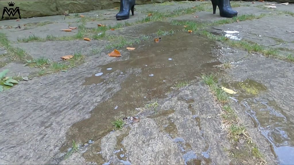 sexy foto nr. 9 von Die geile Outdoor Pissfotze.