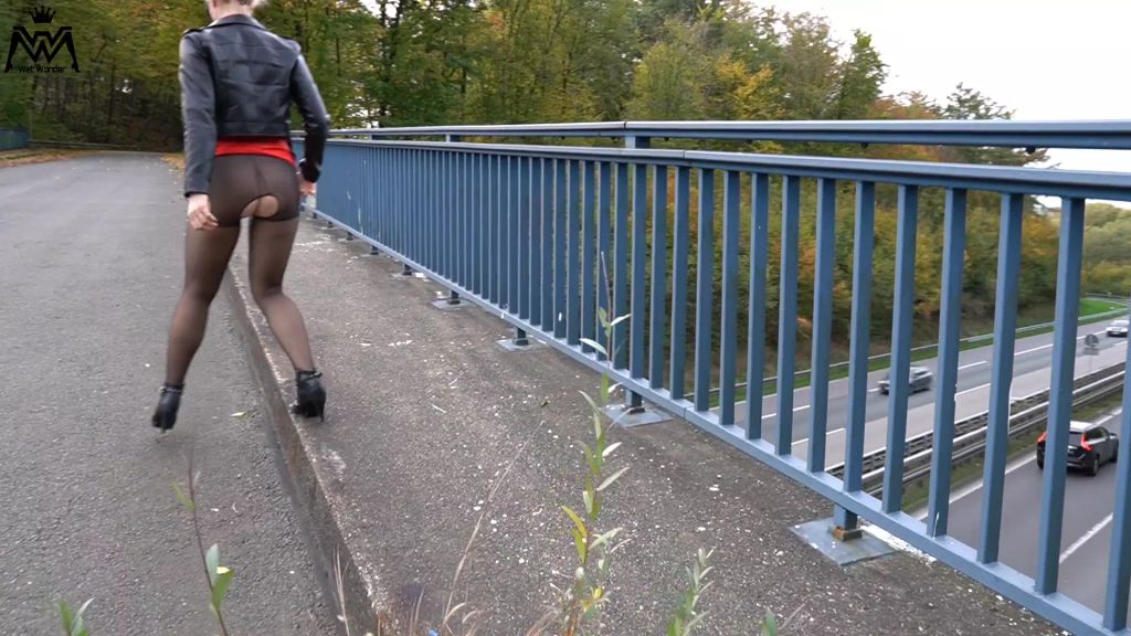 sexy foto nr. 3 von Autobahn Ausfahrt: Natursekt!!