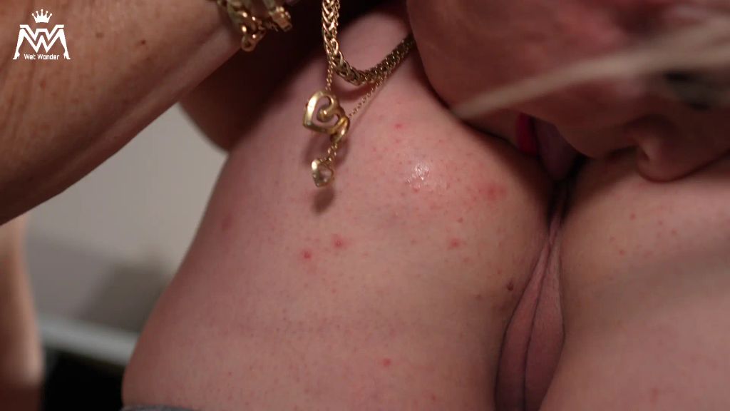 sexy foto nr. 6 von PERVERSE Familie🥵| Tribbing&Rimming mit meiner Stiefmutter!