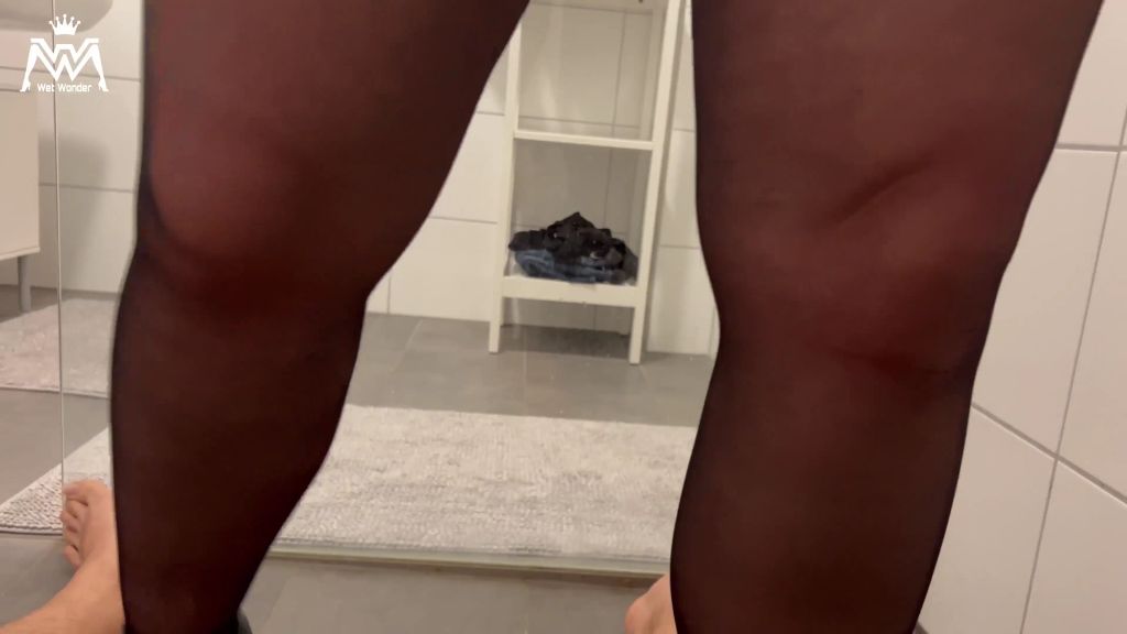 sexy foto nr. 4 von Im ENGEN Wetlook-Body User VOLL GEPISST & ABGEMOLKEN!!