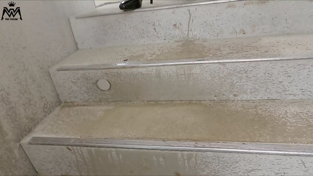 sexy foto nr. 7 von Die Treppenhaus Pissfotze