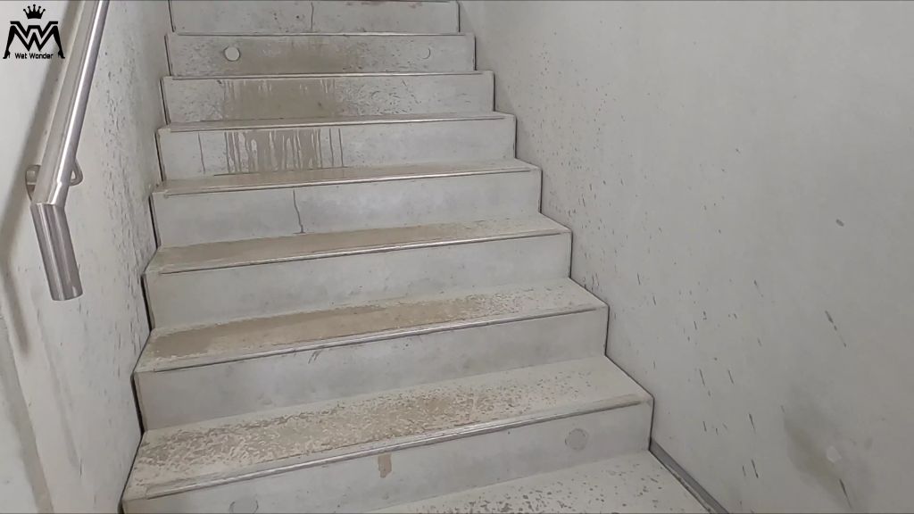 sexy foto nr. 8 von Die Treppenhaus Pissfotze