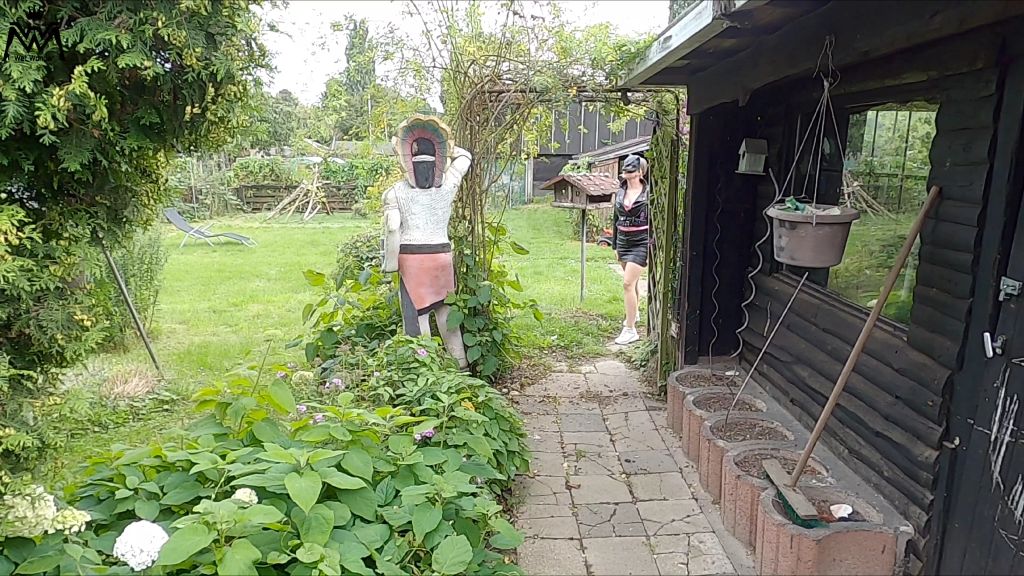 sexy foto nr. 1 von Frecher Garten Piss.