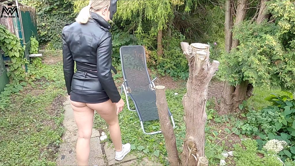 sexy foto nr. 6 von Frecher Garten Piss.