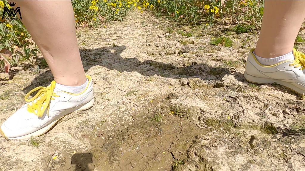 sexy foto nr. 5 von Outdoor Rapsfeld Piss.