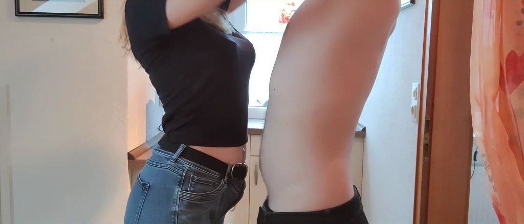 Intensiver Blowjob! Er spritzt mir alles ins Gesicht!